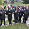 Položeno cvijeće ispred mezarja ubijenih policajaca u Velikom parku
