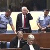 Pogledajte kako je Ratko Mladić izbačen iz sudnice