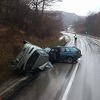 Četiri osobe povrijeđene u sudaru dva vozila na Komaru