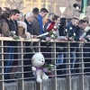 Građani bacanjem bijelih ruža u Miljacku odali počast hrabrom Irhanu Foči