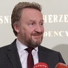 Izetbegović čestitao Božić: Atmosfera zajedništva da se iz bogomolja prelije u naše društvo
