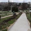 U toku obnova pješačkih staza u parku kod sarajevske Druge gimnazije