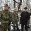 Pripadnici Oružanih snaga BiH u Bihaću čiste ulice i uklanjaju snijeg sa trotoara