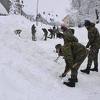 Problemi u susjedstvu: Snijeg pada u Dubrovniku, u Delnici vojnici čiste ulice