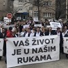Stotine ljekara na ulicama Mostara: Vlade dođu i prođu, mi smo ljekari cijeli život