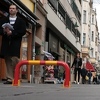 U sarajevskoj Ferhadiji postavljene metalne barijere kako bi se spriječilo lomljenje ploča