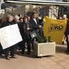 Radnici Hotela Ero protestuju ispred zgrade Vlade FBiH, traže sastanak s Novalićem