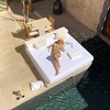 Emily Ratajkowski ne treba odjeća na medenom mjesecu