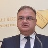 Ivanić pisao Dodiku: Nemojte držati lekcije o stvarima o kojima nemate pojma