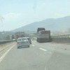 Kamion udario u zaštitnu ogradu na autoputu u Ilijašu