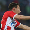 Crvena zvezda nadigrala Partizan, susret obilježilo divljanje navijača na tribinama