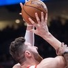 Počeo play-off: Nurkić i Portland poraženi kod kuće od Pelicansa, Golden State savladao Spurse
