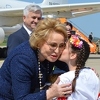 Hljeb, so i folklor na banjalučkom aerodromu za Valentinu Matvijenko