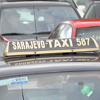 Da li dopustiti taksistima da ne moraju razmišljati o skidanju taxi oznake?