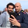 Opušteni Salah na rimskom aerodromu pravio selfije s policajcima