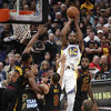 Golden State treći put savladao Cleveland i stigao na korak do nove NBA titule