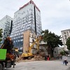 Počelo rušenje stambene zgrade pored hotela Bristol u Sarajevu