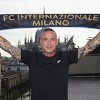 Nainggolan na predstavljanju odgovarao na pitanje o razlici između Džeke i Icardija