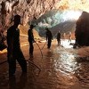 Izvlačenje dječaka na Tajlandu trajat će tri dana, roniocima potrebno šest sati da dođu do njih