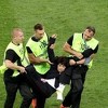 Članovi grupe Pussy Riot osuđeni na 15 dana zatvora zbog prekida finala Svjetskog prvenstva