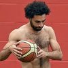 Salah pokušao igrati košarku pa sve nasmijao urnebesnim potezima