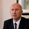 Dunović poduzima mjere jer smatra da je Bradara zloupotrijebila položaj i prekršila  Ustav