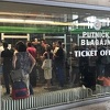 Ogromne gužve na Željezničkoj stanici u Sarajevu: Putnici ogorčeni jer radi samo jedan šalter