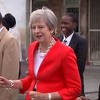 Theresa May u Africi pokazala neobične plesne pokrete