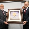 Stjepanu Mesiću i Hulusiju Akaru dodijeljene plakete počasnog građanina ZDK