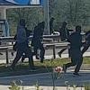 Tučnjava Bad Blue Boysa i Torcide na autoputu, palicama razbijali automobile i kafić