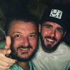 Miralem Pjanić pobjedu proslavio s Arminom Bijedićem kojem je poklonio i dres Juventusa