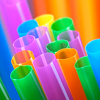Velika Britanija želi zabraniti upotrebu plastičnih slamki i štapića za čišćenje ušiju