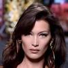 Bella Hadid pozirala samo u donjem vešu i visokim čizmama