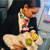 Stjuardesa Philippine Airlinesa dojila gladnu bebu tokom leta