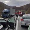 Tri osobe povrijeđene u teškom sudaru kamiona i Golfa u Srednjem kod Sarajeva