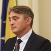 Komšić: Kada se ugase svjetla, Šefik sklanja zastavu RS-a s lijeve, a ja s desne strane