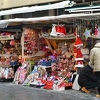 Počelo postavljanje šarolikih prazničnih štandova u centru Sarajeva