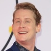 Macaulay Culkin u novoj reklami ponovo odglumio Kevina iz filma "Sam u kući"