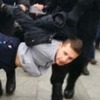 Potresne slike iz Banje Luke: Uplakana Suzana, brojna hapšenja i majke koje brane djecu od policije