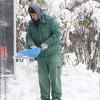 Više od 120 službenika "Rada" čisti snijeg na pješačkim stazama