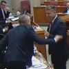 Hrvatski ministar izgubio živce u Saboru: Maketu aviona zastupnika bacio na pod