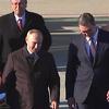 Putin sletio u Beograd, na aerodromu ga prvi dočekao Vučić
