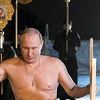 Vladimir Putin i ove godine zaronio u ledenu vodu