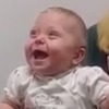 Pogledajte reakciju bebe nakon što je prvi put čula glas svoje sestre