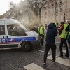 Žuti prsluci se opet fizički obračunali s policijom u centru Pariza