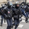 Mladić ostao bez ruke tokom protesta žutih prsluka u Parizu