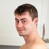 Britanac Daniel Atkin naplaćuje 67 KM po satu kako bi čistio nag