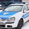 Automobil se prevrnuo na krov kod Vlasenice, vozač lakše povrijeđen