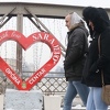 Ima ljubavi, nema para: Skromno Valentinovo na ulicama Sarajeva