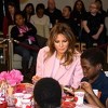 Melania Trump provela Valentinovo praveći kutije za slatkiše s djecom oboljelom od leukemije